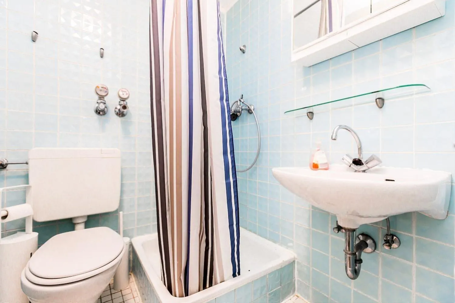 Budget Friendly Apartments Colónia