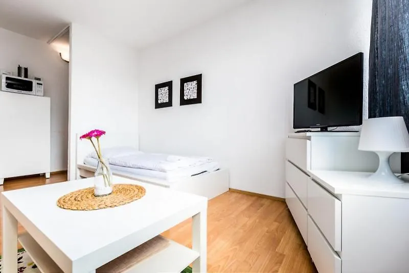 Budget Friendly Apartments Colónia 0*,